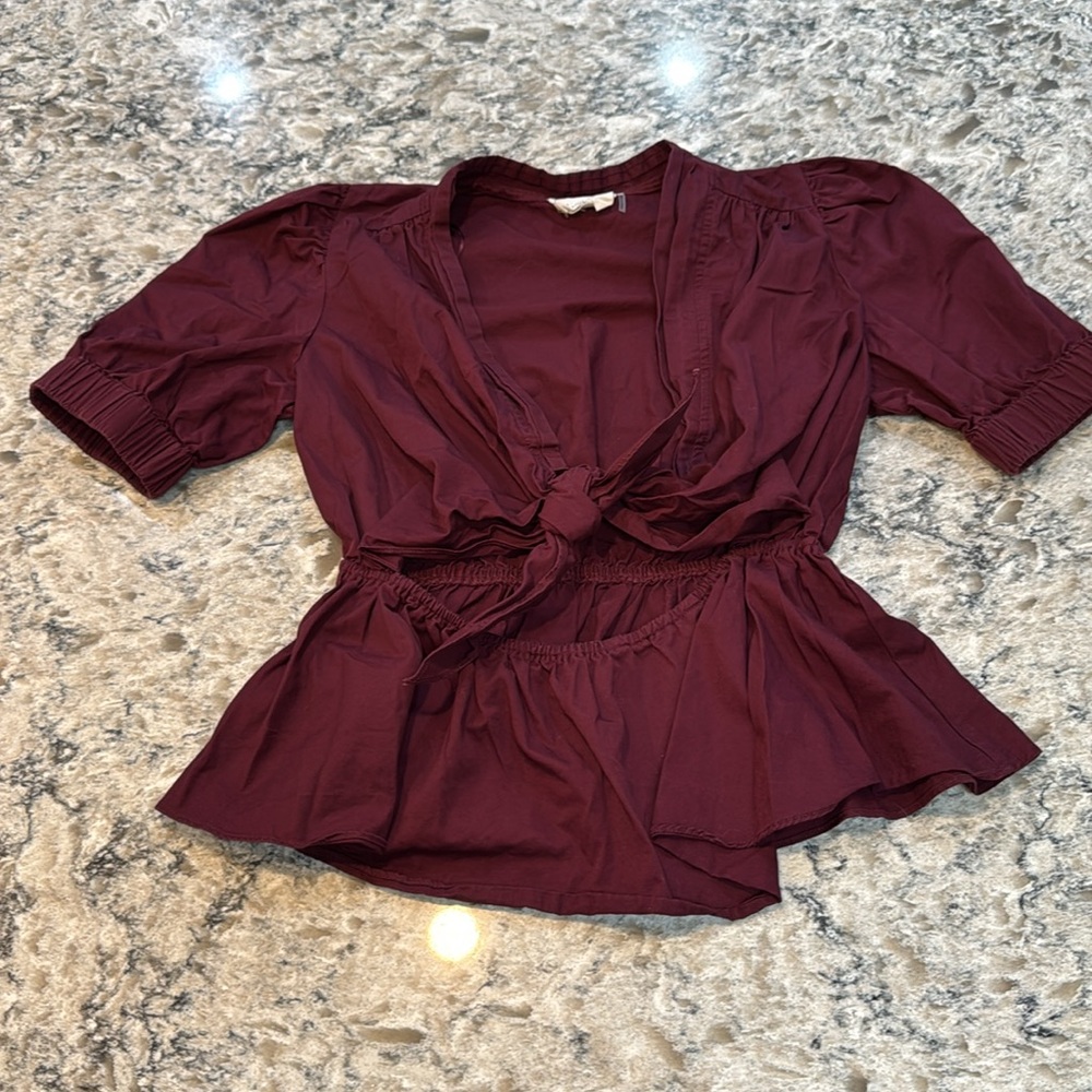 Hyacinth House Tuckernuck Piper Tie Front Peplum Top Burgundy Medium - Picture 2 of 13